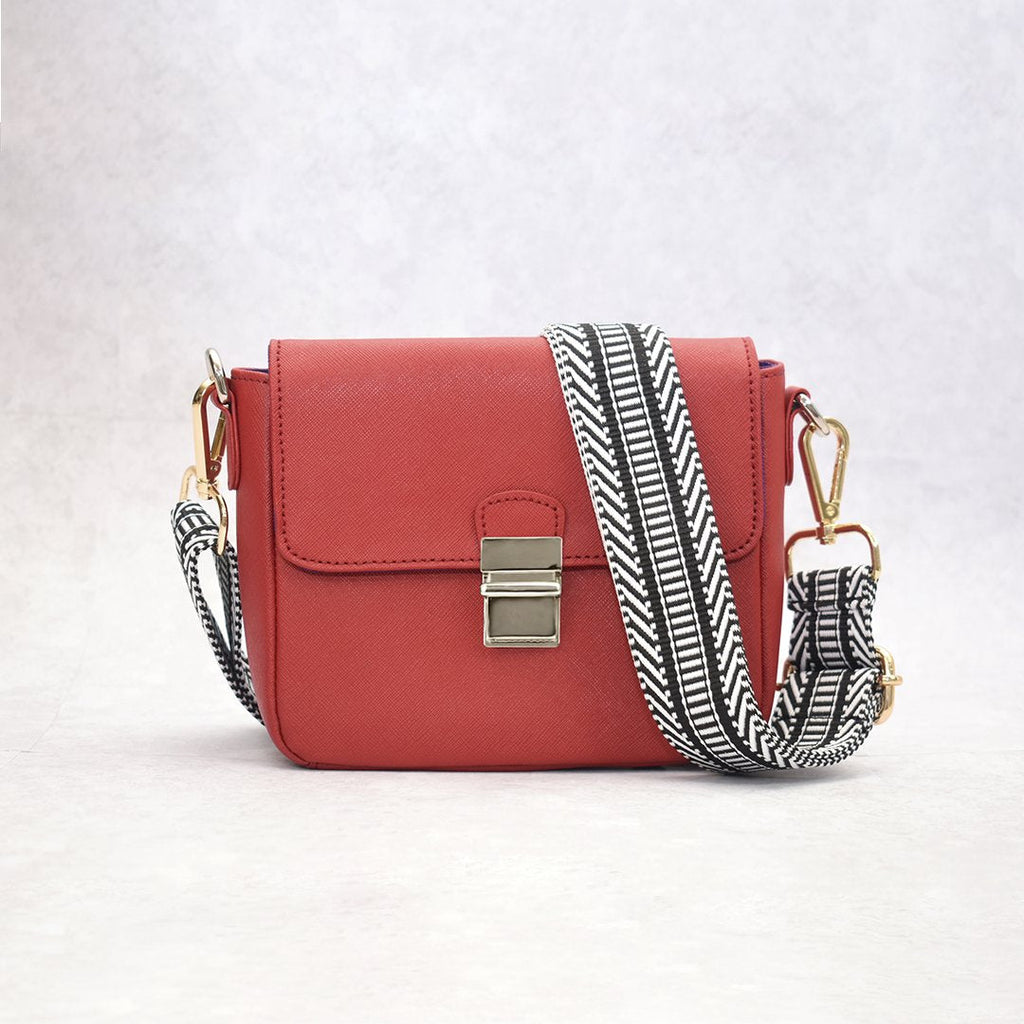 Tiny Leather Crossbody Bag – Mini Shoulder Handbag with Chain Strap (Cabernet)